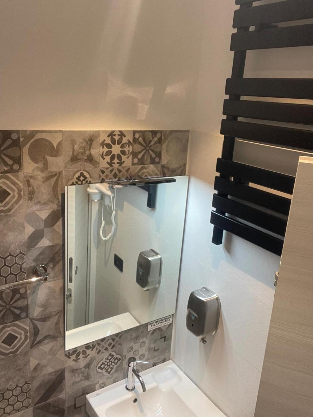 Drooms 4,0 Domotic Smart Self 24H,7 Vicino Treni Porta Susa E Centro Storico Turin Exterior photo