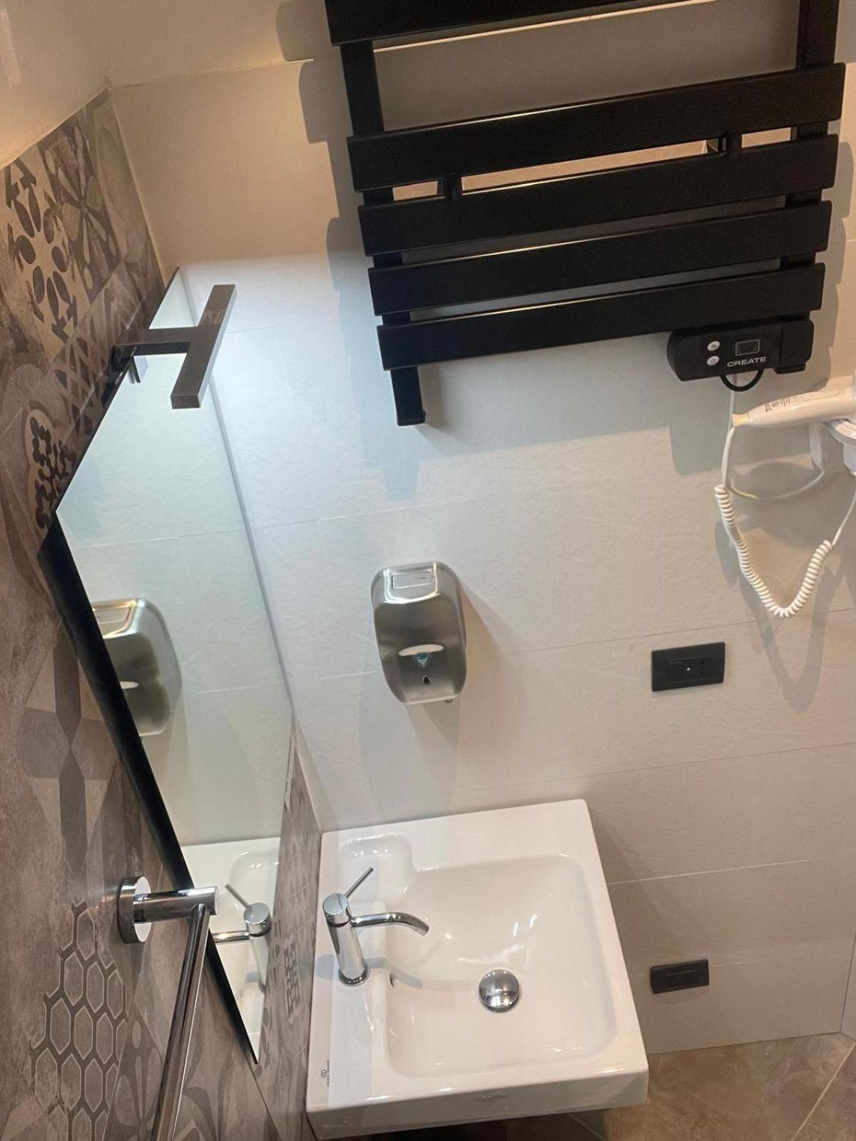 Drooms 4,0 Domotic Smart Self 24H,7 Vicino Treni Porta Susa E Centro Storico Turin Exterior photo