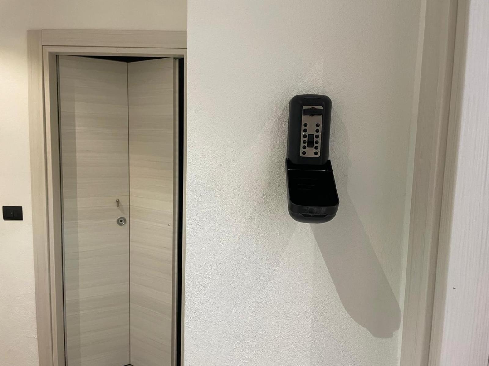 Drooms 4,0 Domotic Smart Self 24H,7 Vicino Treni Porta Susa E Centro Storico Turin Exterior photo